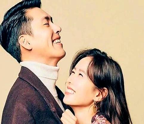 天王變超帥奶爸!「演藝圈巨星夫妻」帶兒子旅行 男神「超man一幕」網羨:神仙模範夫妻❤️