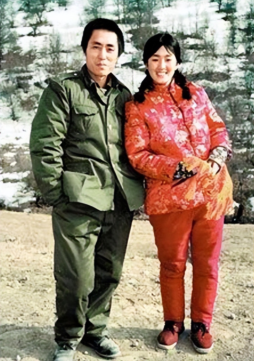 當年為她離婚!張藝謀情纏8年「寧死不娶鞏俐」 向太曝真實原因:「不是嫌她條件差」