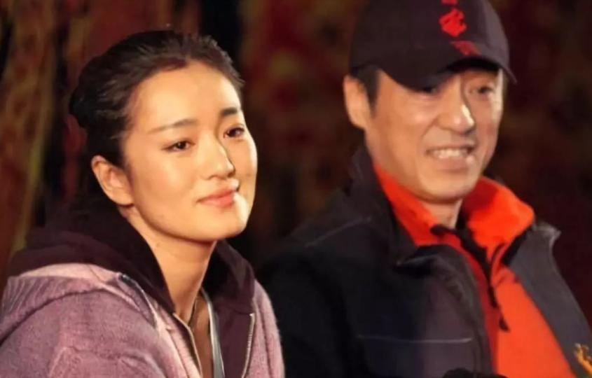 當年為她離婚!張藝謀情纏8年「寧死不娶鞏俐」 向太曝真實原因:「不是嫌她條件差」