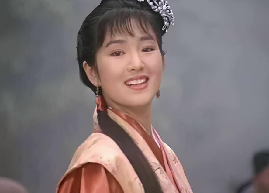 當年為她離婚!張藝謀情纏8年「寧死不娶鞏俐」 向太曝真實原因:「不是嫌她條件差」
