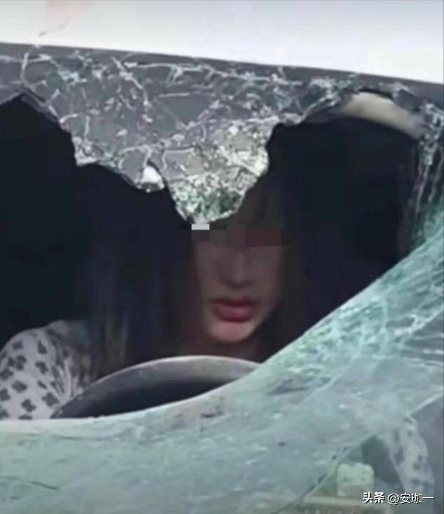 揪姊妹出動抓姦!正宮不忍砸車「擋風玻璃全碎」 網看「小三真面目」愣了:是我也陷進去