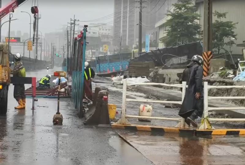 快訊/巴威風雨太強!明天「5縣市達停班停課標準」