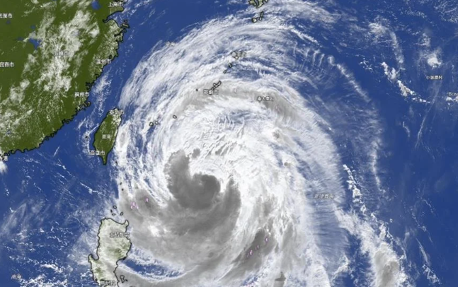 快訊/巴威風雨太強!明天「5縣市達停班停課標準」