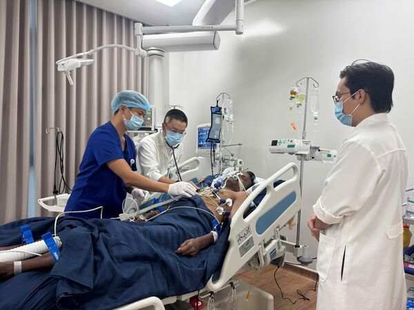 強風巨浪仍肆虐!知名景點「驚爆船難15死」畫面曝光