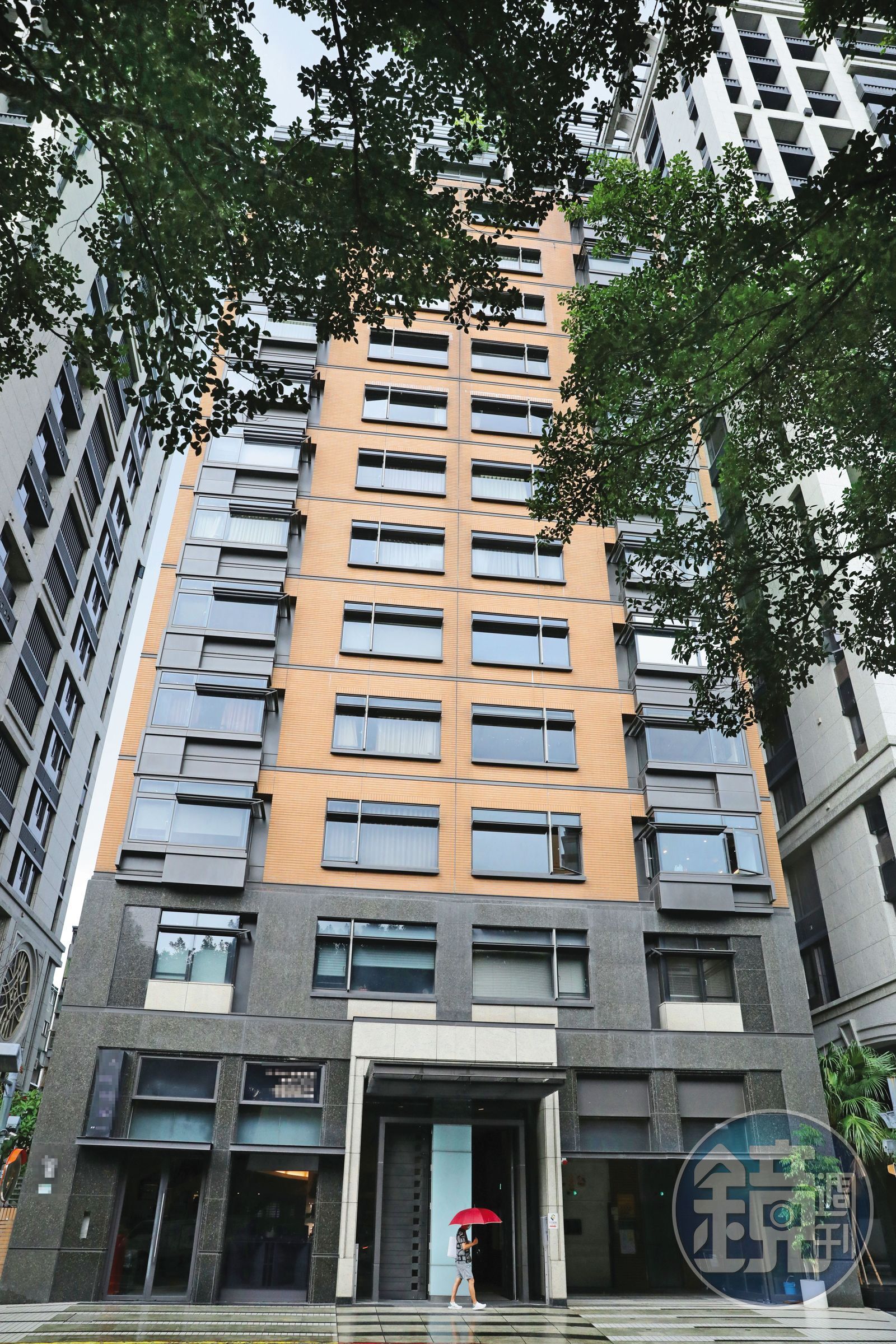 被女友3億債拖累!綠營大老「住家遭法拍」恐無家可歸