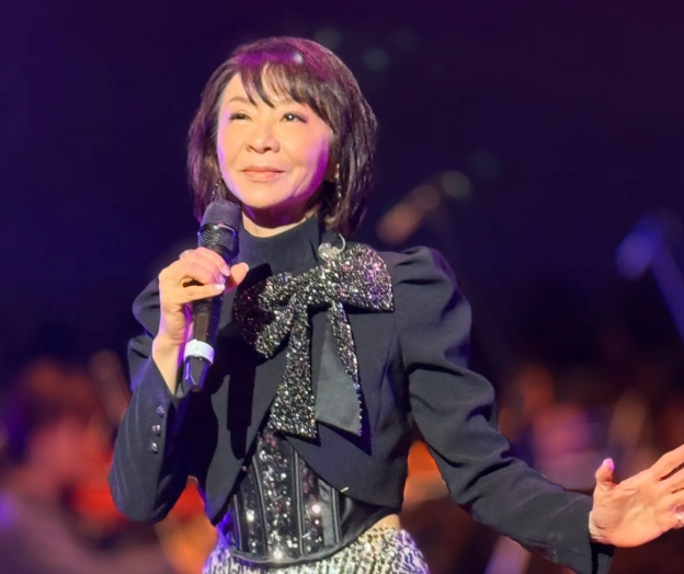 淡出演藝圈20年!63歲歌后「驚傳颱風夜失聯」 親友哭「2億資產被親姊騙光」