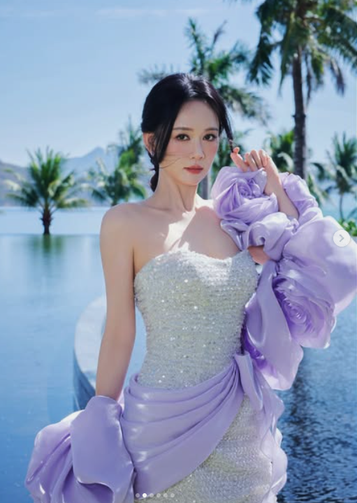 婚後突破尺度!陳喬恩「罕見解放深V曲線」 網全暈「47歲神仙身材」:被寵成少女❤️