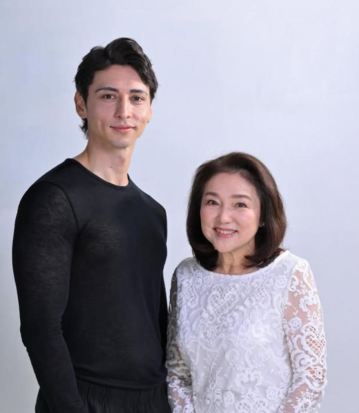 年輕漂亮又火辣!知名女星「自爆和成龍不倫戀」 離婚外國尪「71歲狀態超驚人」