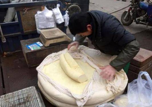 攤販自己都不吃！注意：絕對別買「這3種豆腐」真的很傷身
