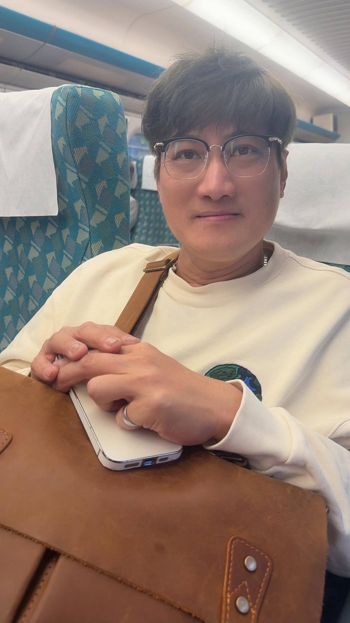 快訊/台語歌王「驚傳車禍」車頭撞爛!