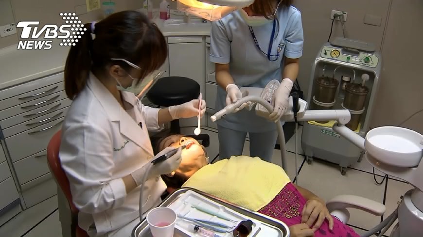 醫界重大意外!近900人「恐染愛滋病、B肝」