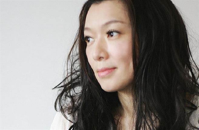 19歲失去媽媽！趙詠華「感念小三阿姨接手撫養」視為親生母　「長大換她照顧30年」生病還幫忙抄心經