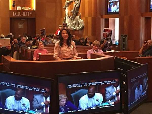 年過50仍是美魔女「花系列女神」!淡出演藝圈後「改行跑去...」名揚國際成台灣之光