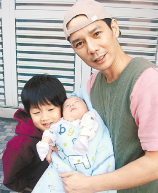 消失螢光幕多年！58歲影帝曾下定決心「不接8點檔」轉行做生意　「娶小13歲老婆」熱戀長達20年：一切都聽她的