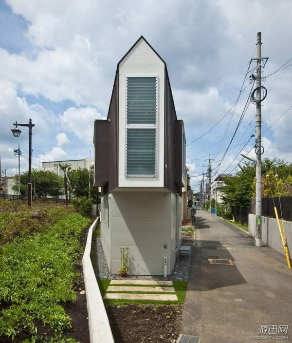 這棟房子一看就「窄到無法住人」　打開門後才發現自己「錯得離譜」！太驚艷了