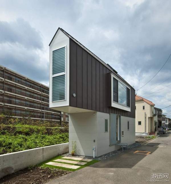這棟房子一看就「窄到無法住人」　打開門後才發現自己「錯得離譜」！太驚艷了