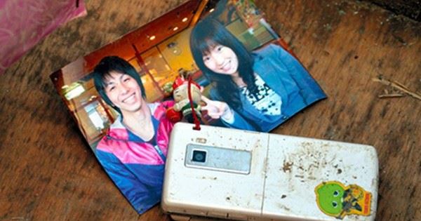 他在海嘯撿到情侶合照「卻無法確定兩人現況」！直到1年半，一個女生指著照片：這是我