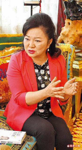 62歲白冰冰晚年無依決定「捐出財產」！已寫好身後事的她淚訴：怎會想過有這一天