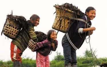 老寡婦離開前「試探3個女兒」誰最孝順！吃了3次飯「落了3次淚」卻把傳家寶給了她