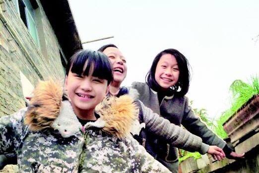 老寡婦離開前「試探3個女兒」誰最孝順！吃了3次飯「落了3次淚」卻把傳家寶給了她