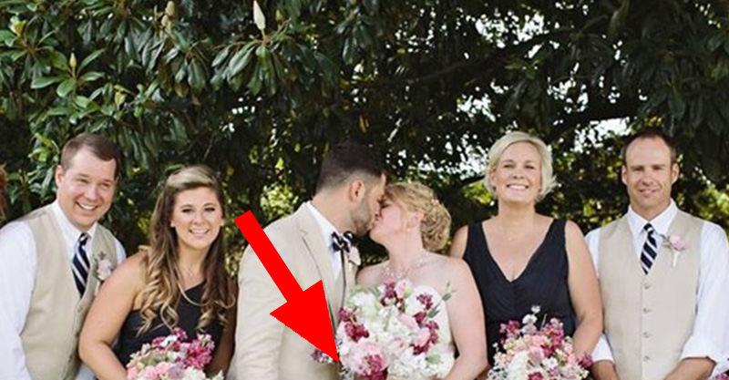 這張「新郎新娘接吻照」看起來超溫馨!但一看到「底下超大亮點」就再也回不去了