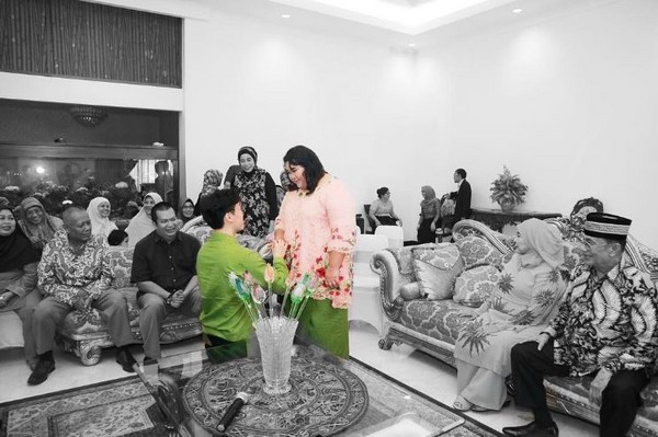 真愛無敵！胖女孩戀上南韓歐巴被酸「醜胖超不配」　「結婚照曝光」驚覺：吃天鵝肉的是帥哥 