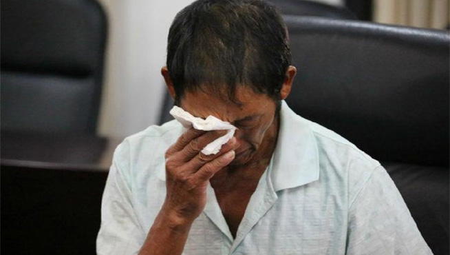 員工尷尬地問：老闆，你能請我父親吃頓飯嗎？老闆的「霸氣回應」感動無數人！