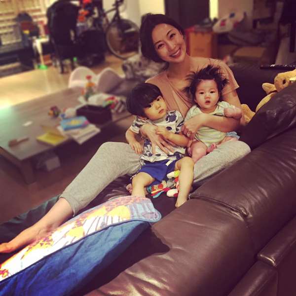 隋棠女兒7個月大時「髮量爆多」超驚人！她內疚坦承：懷第二胎時貪嘴吃了...