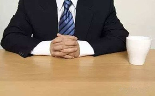 一對孿生兄弟,落榜弟弟拿了哥哥的錄取書「冒名頂替哥哥去上大學」!4年後結局跌破眼鏡