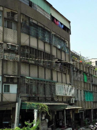 新鮮人將15坪老公寓改成「精品樓中樓」!裝修後的「巨大變化」讓到訪的朋友都不捨得離開了!