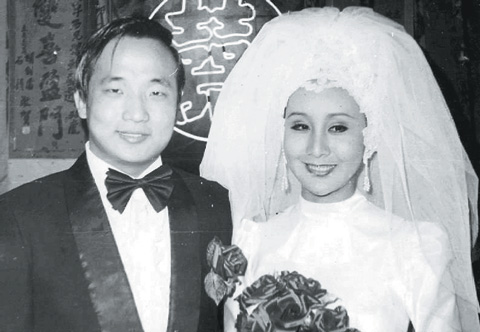 愛妻因意外失去左手「胡志強選擇原諒司機」!只因邵曉鈴說:感謝那個撞我的人