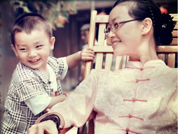 「外出賺錢，還是在家帶孩子？」李嘉誠一句話驚醒千萬家長！
